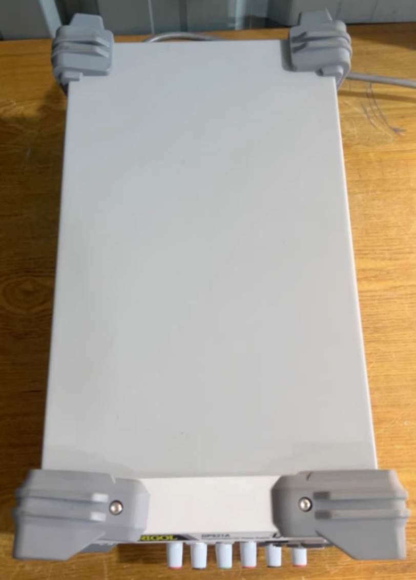 1 peça Rigol DP831A Fonte de a - Linear Dc Power Supply Triple Output avaliação e preço